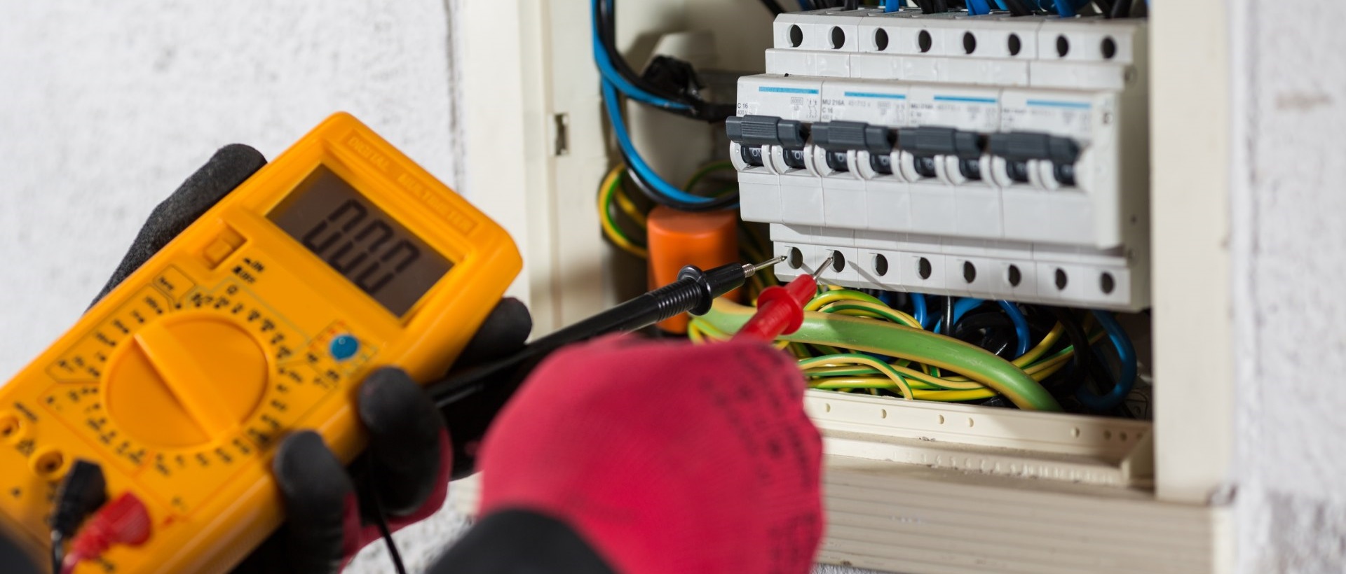 Electricians E17